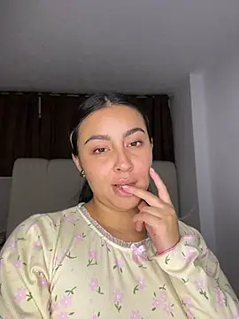 Elina Hills online show from 05-24-26, 12:04