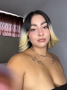 Elina Hills online show from 06-17-26, 06:53