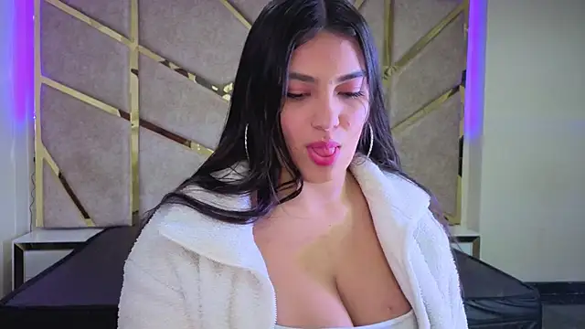 Snapshot of Frrreyaa chatting on 11-13-25, 02:32 Frrreyaa online show from 11-13-25, 02:32