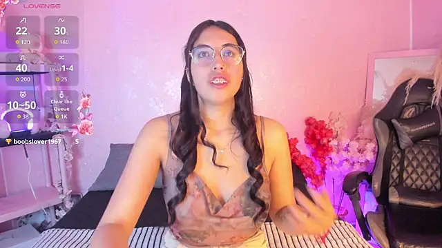 Snapshot of Valk_submissive chatting on 06-02-26, 05:20 Valk submissive online show from 06-02-26, 05:20