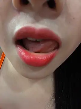 Okleotina9 online show from 05-18-26, 04:13