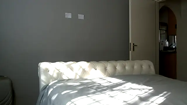 NewBeginnings8 online show from 06-12-26, 11:09