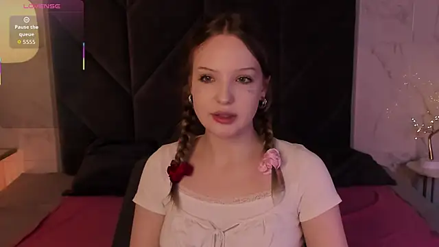 Snapshot of Iris_Fresh chatting on 11-28-25, 08:55 Iris Fresh online show from 11-28-25, 08:55