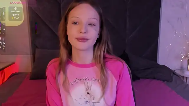 Snapshot of Iris_Fresh chatting on 12-04-25, 08:39 Iris Fresh online show from 12-04-25, 08:39