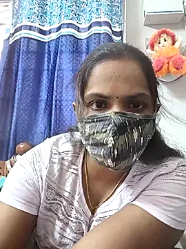 Cutie Rani online show from 11-23-25, 10:37