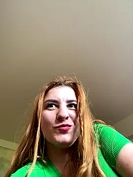 Snapshot of MOLO-ko chatting on 10-30-25, 10:49 MOLO-ko online show from 10-30-25, 10:49