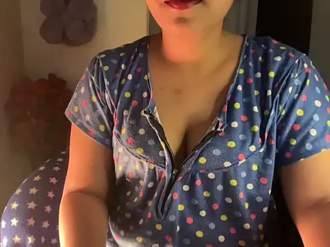 Snapshot of Shilpa_7 chatting on 12-21-25, 07:10 Shilpa 7 online show from 12-21-25, 07:10