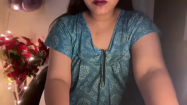 Snapshot of Shilpa_7 chatting on 02-17-26, 12:01 Shilpa 7 online show from 02-17-26, 12:01