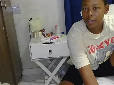 Snapshot of baddiemine05 chatting on 11-22-25, 12:59 baddiemine05 online show from 11-22-25, 12:59