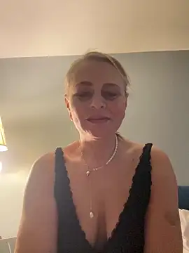 Snapshot of ToriLove777 chatting on 11-15-25, 08:05 ToriLove777 online show from 11-15-25, 08:05