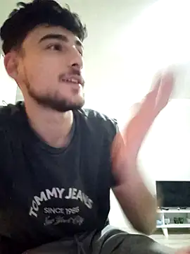 Snapshot of yasinesra757_ chatting on 03-06-26, 12:07 yasinesra757 online show from 03-06-26, 12:07