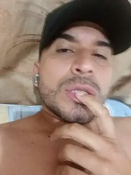 Snapshot of Felipefenix8 chatting on 10-30-25, 04:30 Felipefenix8 online show from 10-30-25, 04:30