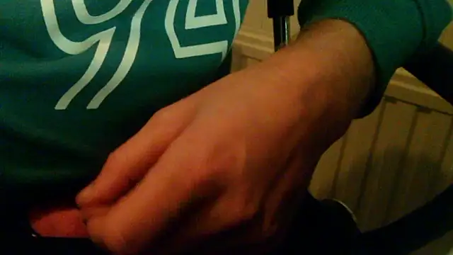 Snapshot of geile-man-34 chatting on 11-16-25, 06:24 geile-man-34 online show from 11-16-25, 06:24