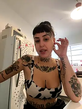 Snapshot of tatusexy123 chatting on 11-04-25, 02:05 tatusexy123 online show from 11-04-25, 02:05