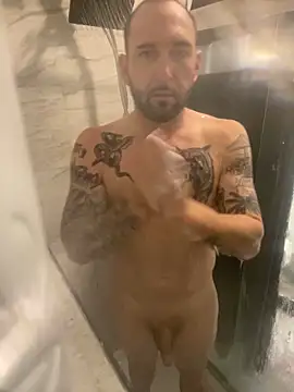 Snapshot of RobsBigD chatting on 12-17-25, 05:19 RobsBigD online show from 12-17-25, 05:19