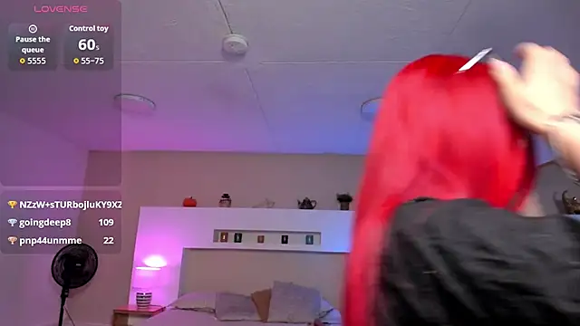 Sophie Russell  online show from 12-20-25, 01:29