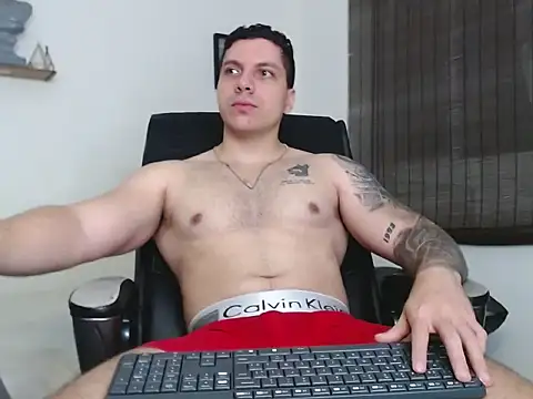 Noah Swagger  online show from 11-19-25, 08:58