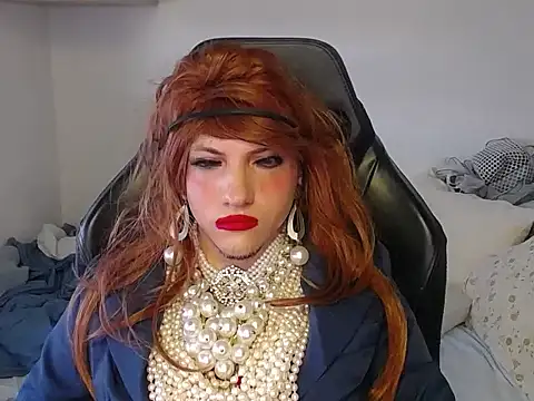 Snapshot of VanesaCrossic chatting on 10-22-25, 08:03 VanesaCrossic online show from 10-22-25, 08:03