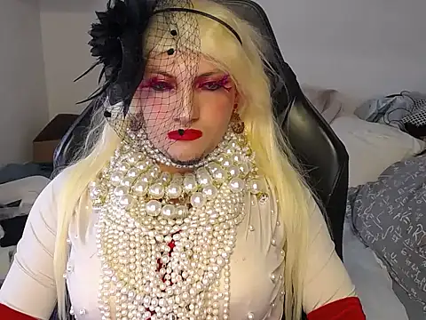 Snapshot of VanesaCrossic chatting on 12-04-25, 08:34 VanesaCrossic online show from 12-04-25, 08:34