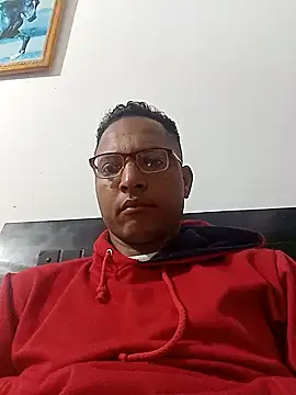 Snapshot of Tonny_Belt chatting on 10-31-25, 05:30 Tonny Belt online show from 10-31-25, 05:30