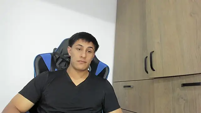 Snapshot of dorman_boy chatting on 12-02-25, 09:10 dorman boy online show from 12-02-25, 09:10