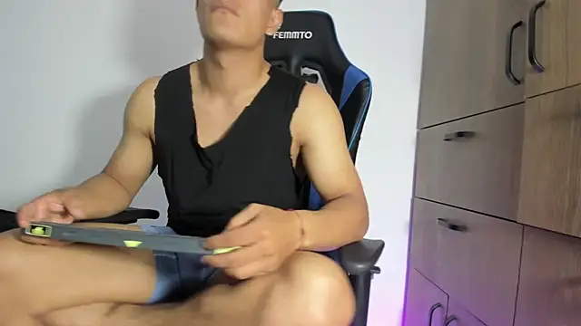 Snapshot of dorman_boy chatting on 02-03-26, 02:53 dorman boy online show from 02-03-26, 02:53