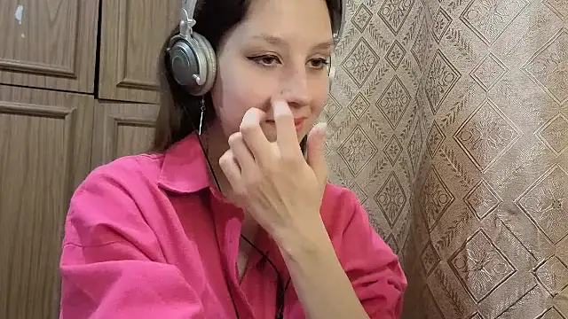 Snapshot of LahomaSassano chatting on 11-24-25, 11:37 LahomaSassano online show from 11-24-25, 11:37