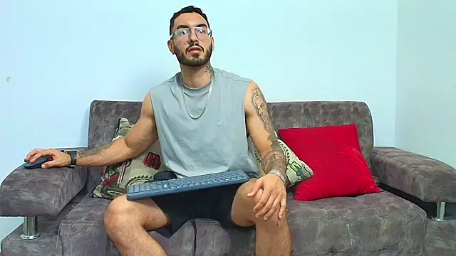 thebadboys05 online show from 06-18-26, 12:00