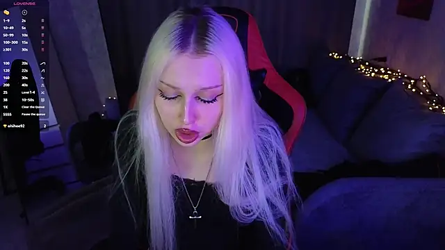 Snapshot of goth__tv chatting on 01-08-26, 10:06 goth tv online show from 01-08-26, 10:06