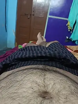 Snapshot of bearslove143 chatting on 11-25-25, 03:28 bearslove143 online show from 11-25-25, 03:28