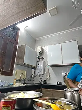 Hot-Sana2 online show from 10-31-25, 01:45