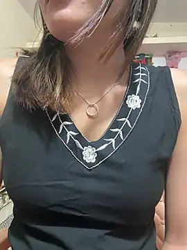 maira 33 online show from 07-27-26, 04:58