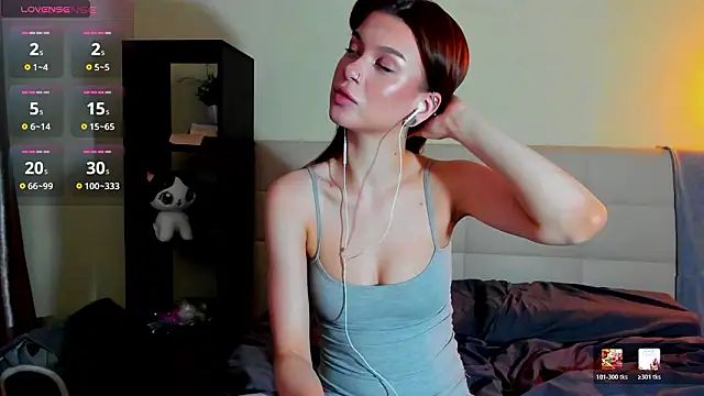 Snapshot of Tune_Godnesss chatting on 02-19-26, 09:55 Tune Godnesss online show from 02-19-26, 09:55