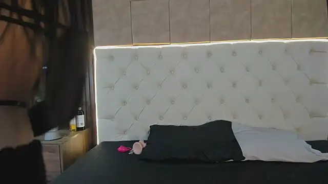 Camiila rosse online show from 11-08-25, 07:34