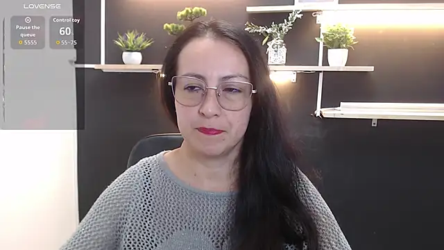 Lauryn Jones online show from 04-21-26, 04:56