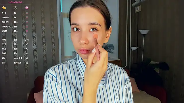 Snapshot of JacalynSchreiber chatting on 11-21-25, 06:56 JacalynSchreiber online show from 11-21-25, 06:56