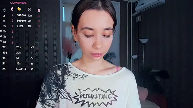 Snapshot of JacalynSchreiber chatting on 12-18-25, 07:58 JacalynSchreiber online show from 12-18-25, 07:58