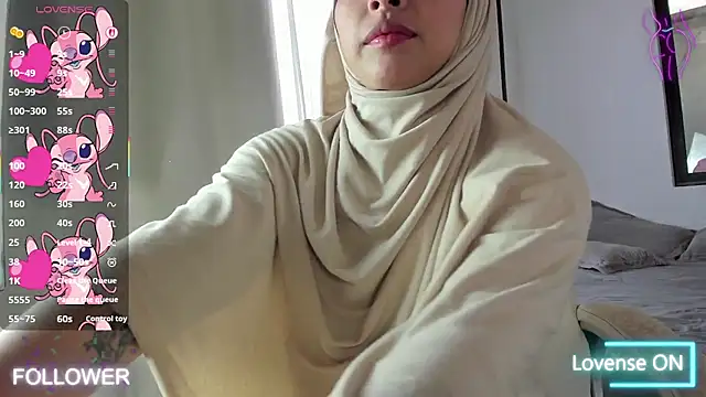 Melek Seraya online show from 11-17-25, 06:57