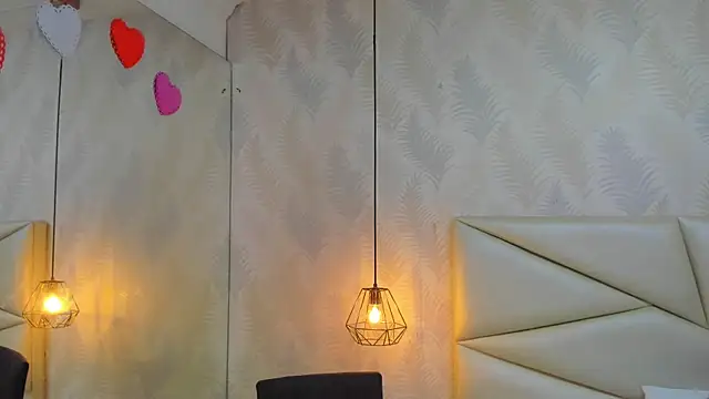 Snapshot of laurettedela_rouse chatting on 11-06-25, 11:11 laurettedela rouse online show from 11-06-25, 11:11