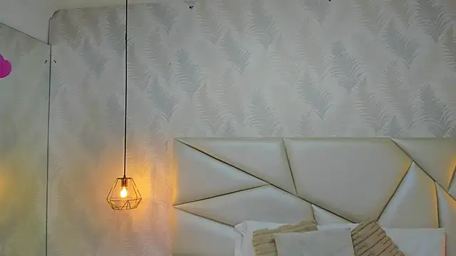 Snapshot of laurettedela_rouse chatting on 11-19-25, 11:54 laurettedela rouse online show from 11-19-25, 11:54