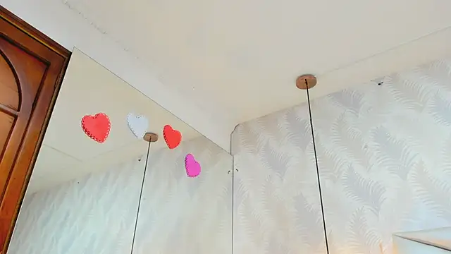 Snapshot of laurettedela_rouse chatting on 11-27-25, 10:28 laurettedela rouse online show from 11-27-25, 10:28