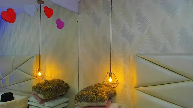 Snapshot of laurettedela_rouse chatting on 11-29-25, 11:35 laurettedela rouse online show from 11-29-25, 11:35