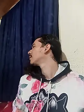 Snapshot of OnixAgata0 chatting on 11-13-25, 11:58 OnixAgata0 online show from 11-13-25, 11:58