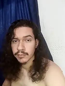 Snapshot of OnixAgata0 chatting on 11-23-25, 10:42 OnixAgata0 online show from 11-23-25, 10:42