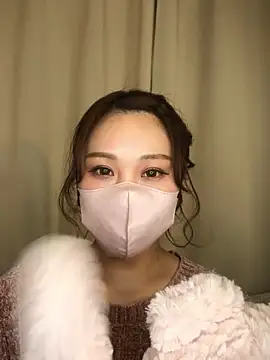 Snapshot of reika33 chatting on 11-18-25, 10:20 reika33 online show from 11-18-25, 10:20