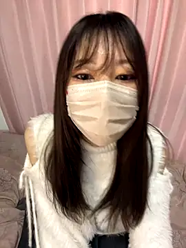 Snapshot of Kanna_072_ chatting on 11-28-25, 04:26 Kanna 072 online show from 11-28-25, 04:26