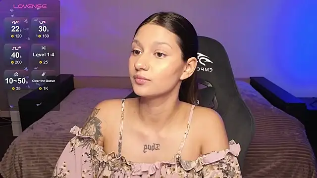 Snapshot of Nikol_Goldysss chatting on 11-06-25, 02:34 Nikol Goldysss online show from 11-06-25, 02:34