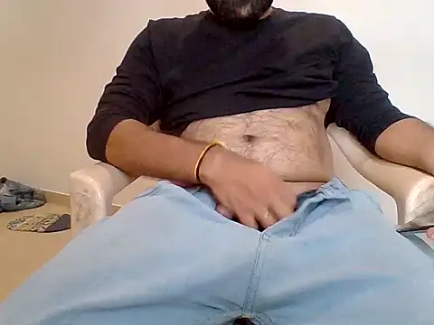 Snapshot of funnyboy_069 chatting on 11-06-25, 07:04 funnyboy 069 online show from 11-06-25, 07:04