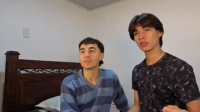 Snapshot of Raven_Eclipse chatting on 11-04-25, 04:39 Raven Eclipse online show from 11-04-25, 04:39