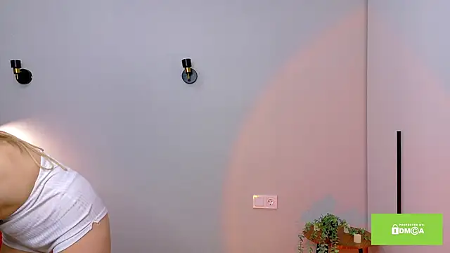 Snapshot of FreeHeart_ chatting on 11-10-25, 03:27 FreeHeart online show from 11-10-25, 03:27